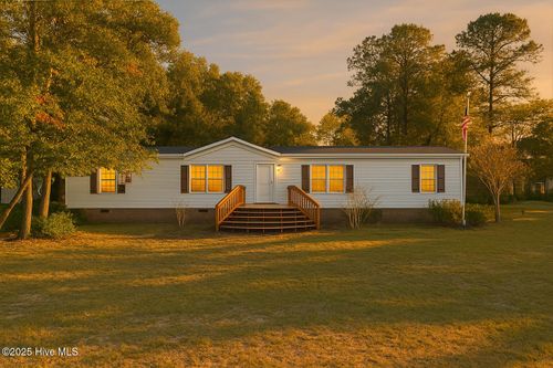 685 Beachwood Dr Se, Bolivia, NC, 28422-7747 | Card Image