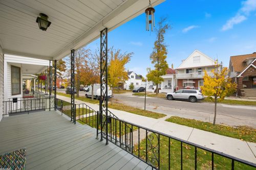 12045 Klinger St, Hamtramck, MI, 48212-2754 | Card Image