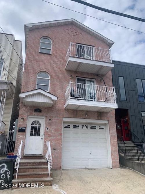 2-207 Hutton Street, Jersey City, NJ, 07307 | Card Image