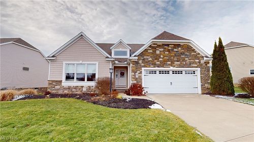 5271 Lake Vista Circle Nw, Massillon, OH, 44646 | Card Image