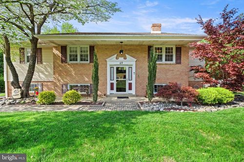 69 Christopher Dr, HOLLAND, PA, 18966-2014 | Card Image