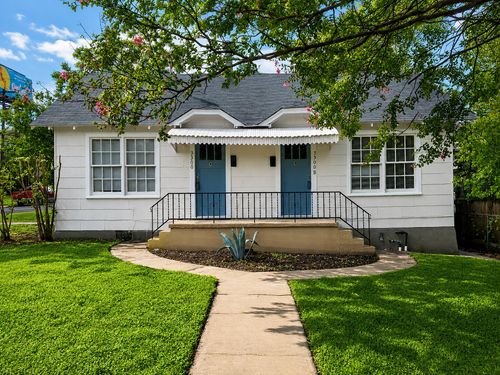 b-3300 Robinson Ave, Austin, TX, 78722-2242 | Card Image