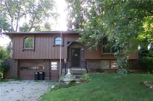 1403 Ridgeway Dr, Richmond, MO, 64085-1107 | Card Image
