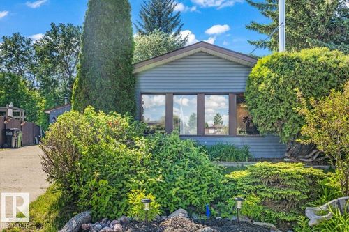 135 Homestead Cres Nw, Edmonton, AB, T5A2Y1 | Card Image