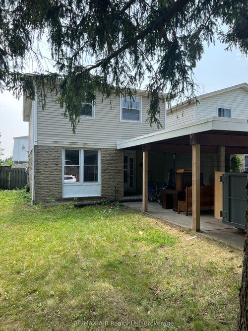 237 Willow St, Stratford, ON, N5A3B6 | Card Image