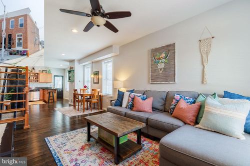 821 S Eaton St, BALTIMORE, MD, 21224-4318 | Card Image