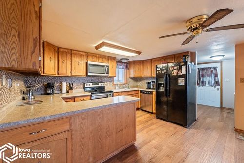 28322 170th St, Bloomfield, IA, 52537-7960 | Card Image