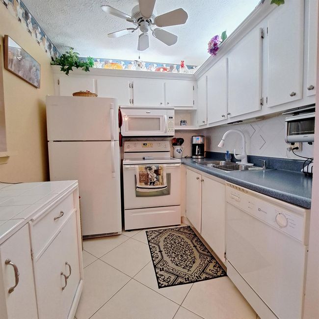 53 Northampton C, Condo with 1 bedrooms, 2 bathrooms and null parking in West Palm Beach FL | Image 7