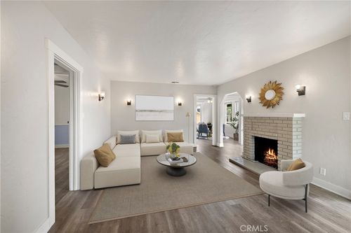 541 Oak St, Laguna Beach, CA, 92651-2918 | Card Image