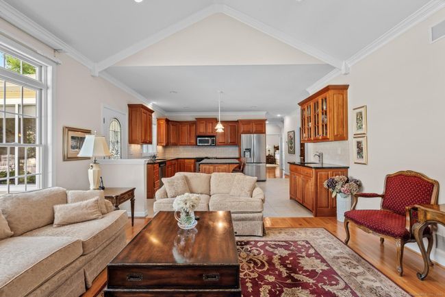 2 Charles Ct, Condo with 3 bedrooms, 3 bathrooms and null parking in Suffield CT | Image 6