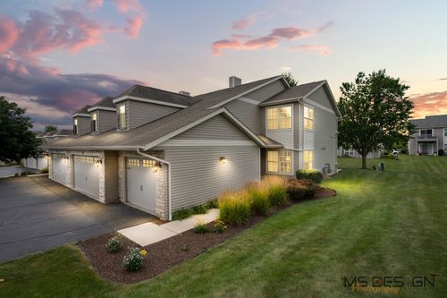 967-967 Arvle Cir, Sycamore, IL, 60178-9517 | Card Image
