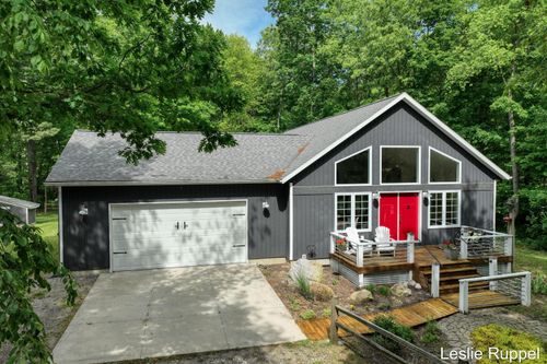 13015 Ritchie Ave Ne, Cedar Springs, MI, 49319-8444 | Card Image