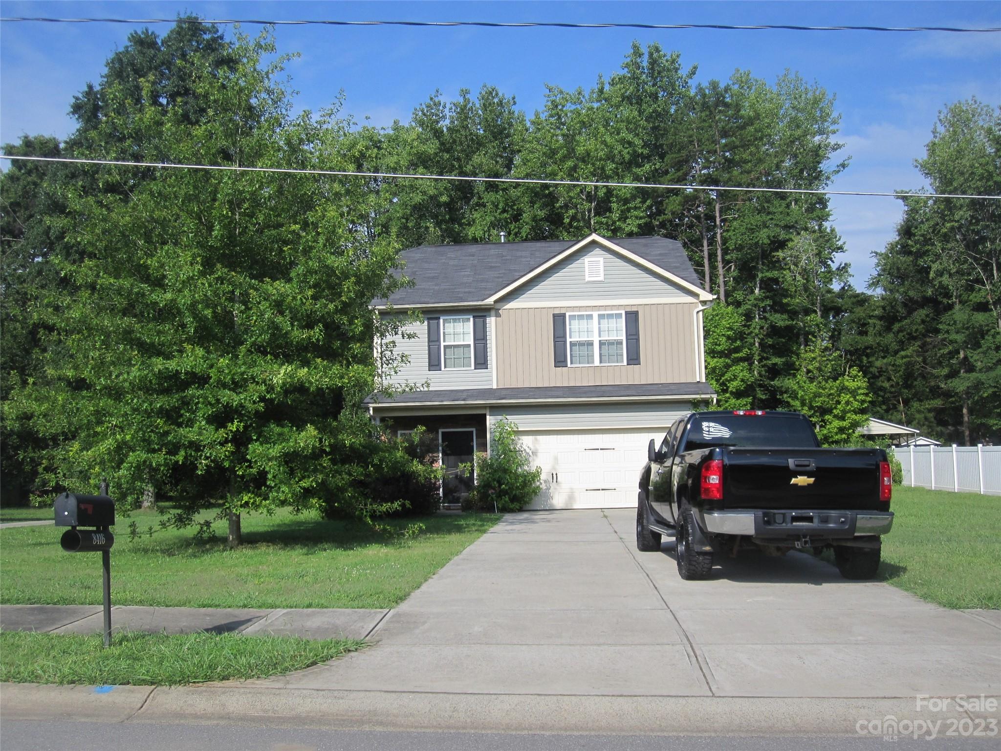 Viola Dr, Charlotte, NC 28215