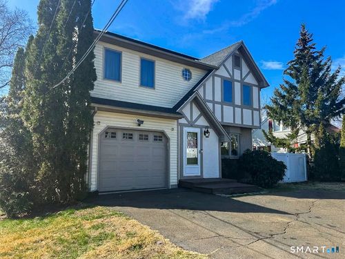 16 Sorenson Rd, West Haven, CT, 06516-4846 | Card Image