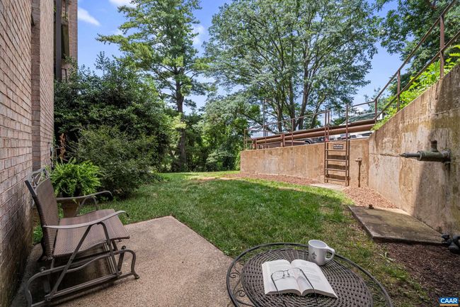 APT-105 - 511 1 St St N, Condo with 2 bedrooms, 1 bathrooms and null parking in CHARLOTTESVILLE VA | Image 5