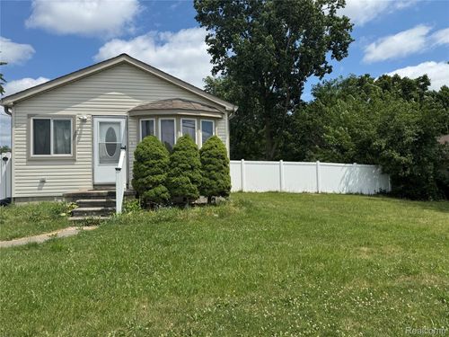 15345 Jackson St, Taylor, MI, 48180-5393 | Card Image