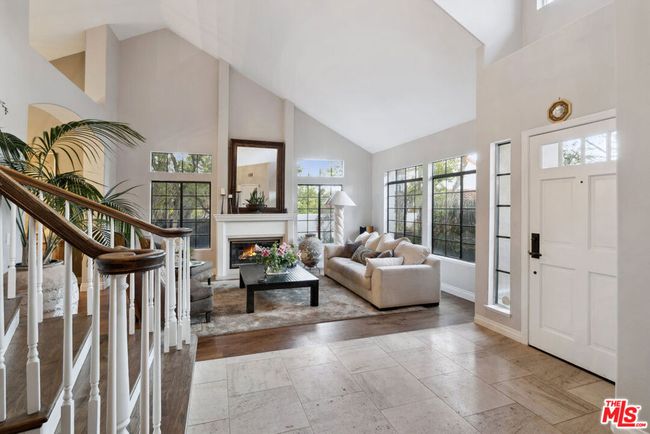 5565 Eagle Point Cir, House other with 4 bedrooms, 3 bathrooms and 3 parking in Westlake Village CA | Image 5