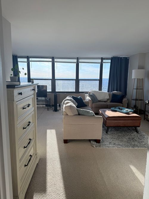 3709-1560 N Sandburg Ter, Chicago, IL, 60610-7734 | Card Image