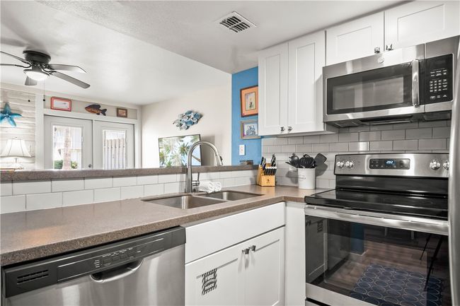 APT-136 - 4901 State Highway 361, Condo with 2 bedrooms, 2 bathrooms and null parking in Port Aransas TX | Image 6