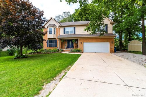 8314 Mill Pointe Ct, Goodrich, MI, 48438-9313 | Card Image