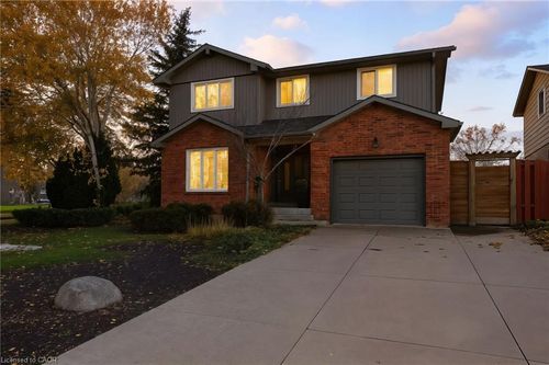 78 Ackland St, Stoney Creek, ON, L8J1H9 | Card Image