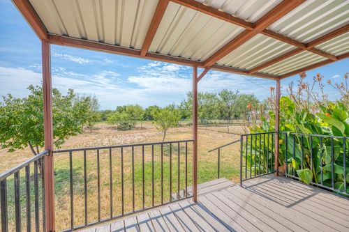 301 S Avenue S, Marble Falls, TX, 78654-6144 | Card Image