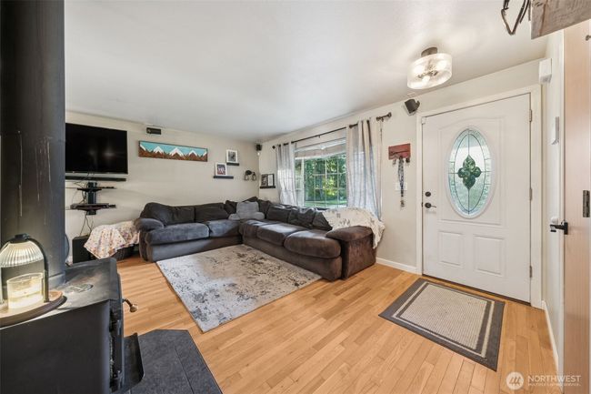 19703 228 Th Ave E, House other with 3 bedrooms, 2 bathrooms and 3 parking in Orting WA | Image 4