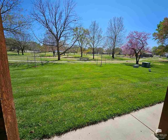 1605 Parkplace Court, House other with 3 bedrooms, 3 bathrooms and null parking in Abilene KS | Image 40