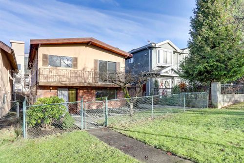 2579 E Pender Street, Vancouver, BC, V5K2B4 | Card Image