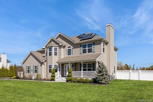 49 Calverton Ct, Wading River, NY, 11792-2807 | Card Image