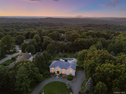 10 Crestview Dr, Pleasantville, NY, 10570-1420 | Card Image