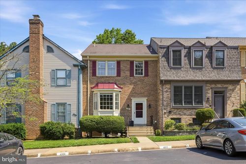 2738 Shawn Leigh Dr, VIENNA, VA, 22181-6137 | Card Image
