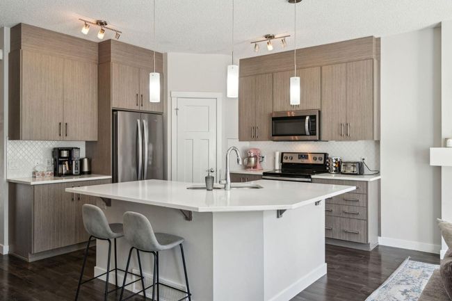 35 Sage Bluff Heights Nw, Home with 3 bedrooms, 3 bathrooms and 2 parking in Calgary AB | Image 5