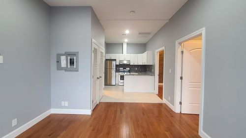 3r-100 Griffith St, Jersey City, NJ, 07307-2106 | Card Image