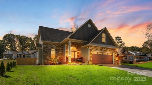 137 Maplewood Ct, Hudson, NC, 28638-2273 | Card Image