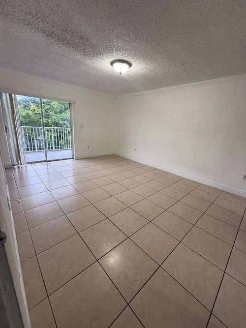 apt-209-2660 W 76th St, Hialeah, FL, 33016-5777 | Card Image