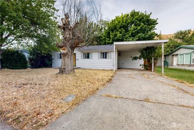 1212 S 3rd St, House other with 3 bedrooms, 1 bathrooms and 1 parking in Dayton WA | Image 2