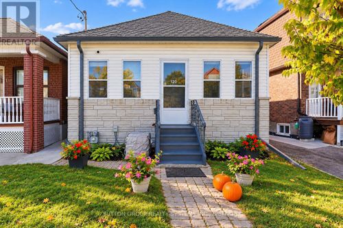120 Brownville Avenue, Toronto (Mount Dennis), ON, M6N4L4 | Card Image