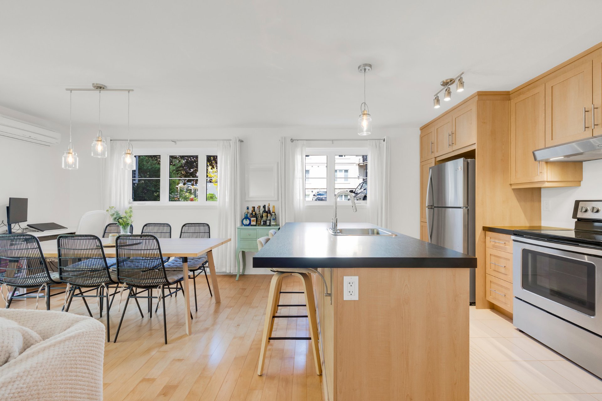 Residential in Mont-Saint-Hilaire 5