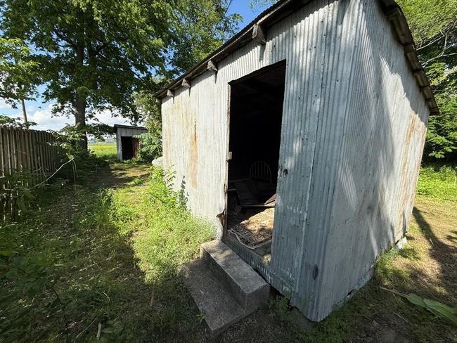View of outdoor structure | Image 21
