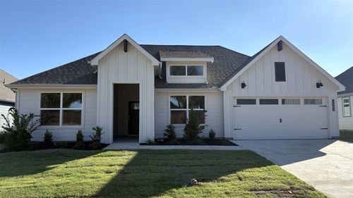 1161 Keystone Dr, Granbury, TX, 76048-4338 | Card Image