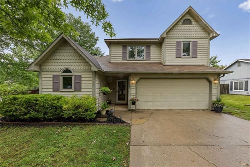 2717 Fenwick Rd, Lawrence, KS, 66046-5462 | Card Image