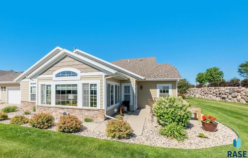 5602 E Eastbridge Pl, Sioux Falls, SD, 57110-2812 | Card Image