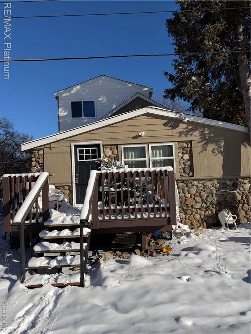 3426 Maple Rdg, Highland, MI, 48356-1858 | Card Image