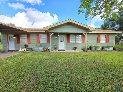 610 E Division St, Edna, TX, 77957-3909 | Card Image