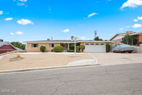 4015 Santa Ana Drive, El Paso, TX, 79902 | Card Image