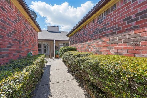 3217 Whatley Dr, Garland, TX, 75043-1558 | Card Image