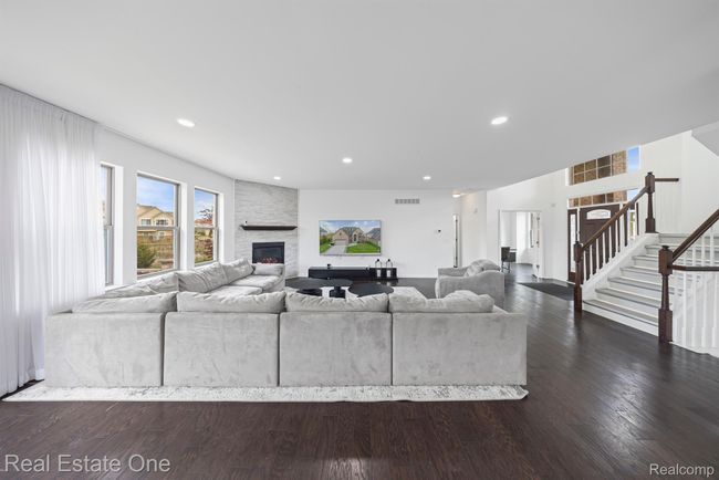 41829 Steinbeck Gln, House other with 4 bedrooms, 3 bathrooms and null parking in Novi MI | Image 12