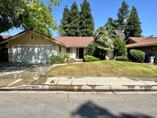 6574 N Delbert Avenue, Fresno, CA, 93722 | Card Image