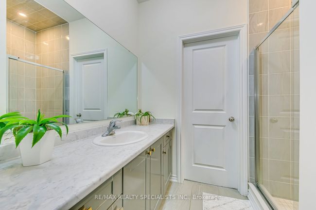 328 Valleyway Dr, House other with 8 bedrooms, 6 bathrooms and 4 parking in Brampton ON | Image 26